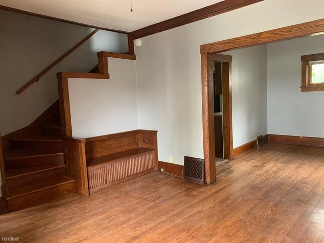 Building Photo - 2 br, 1 bath Townhome - 626 N 33rd St