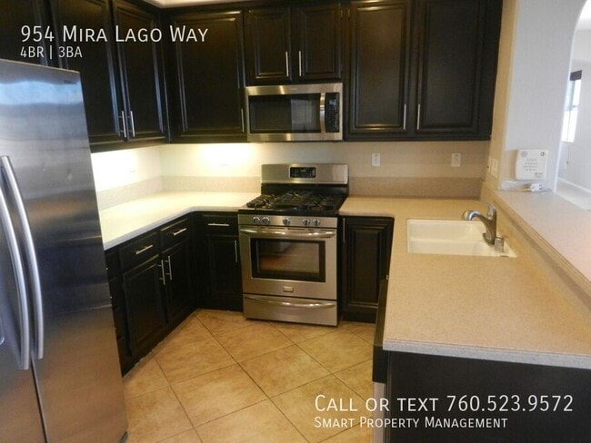 Building Photo - 954 Mira Lago Way