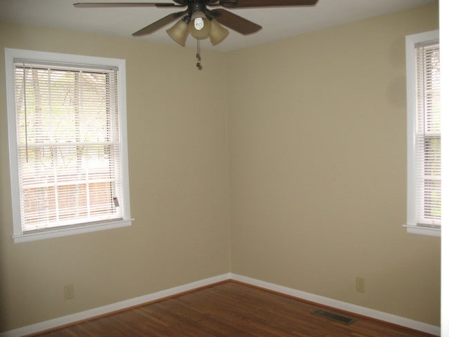 Building Photo - 2513 Ashwood Ave