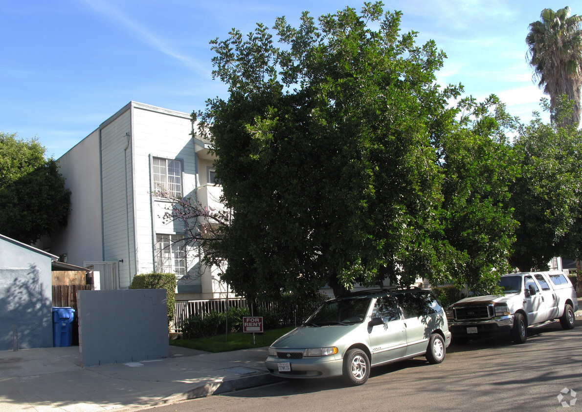 Foto del edificio - 15645 Valerio St