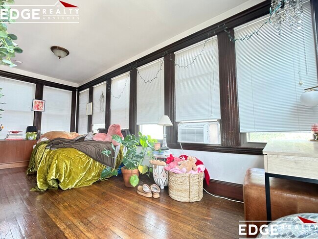 Foto del edificio - 324 Faneuil St