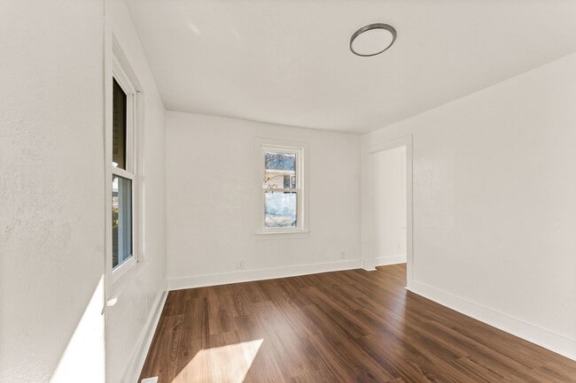 Foto del edificio - Available now!