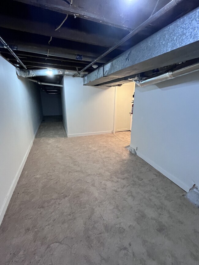 Building Photo - 558 Manitoba Ave