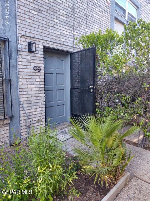 Foto principal - 6700 Escondido Dr