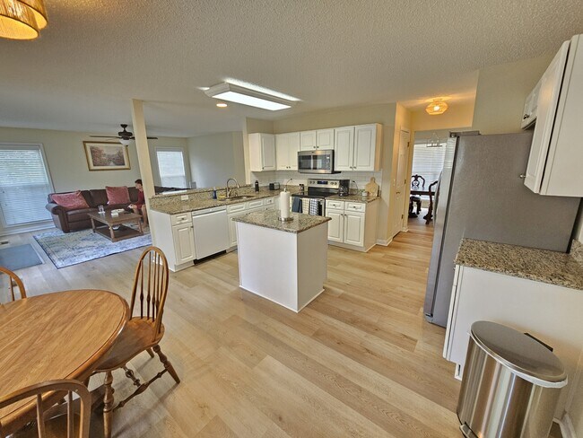 Foto del edificio - 207 Hope Creek Dr