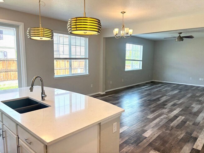 Foto del edificio - 25147 E Maple Ave