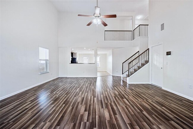 Foto del edificio - 311 Liard River Rd