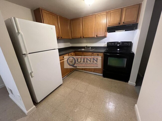 Foto del edificio - 14 Maple Ct