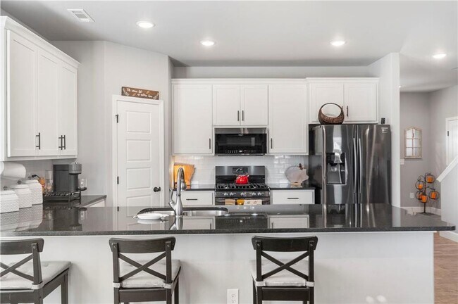 Foto del edificio - 102 Manfield Ave