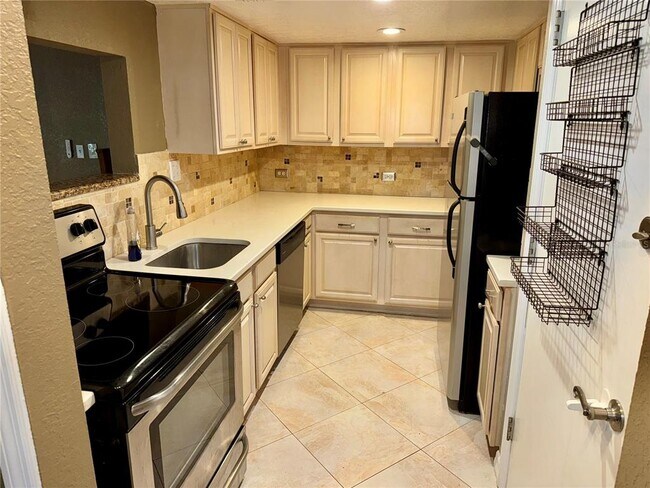 Foto del edificio - 200 Maitland Ave