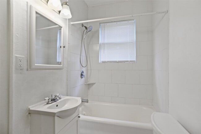 Building Photo - 3719 Audubon Pl