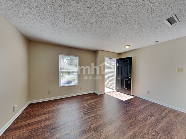 Building Photo - 8428 Wanda Lake Dr