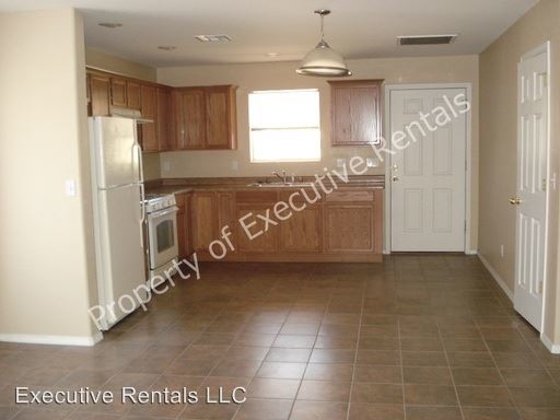 Building Photo - 1595 Carrillo Ct