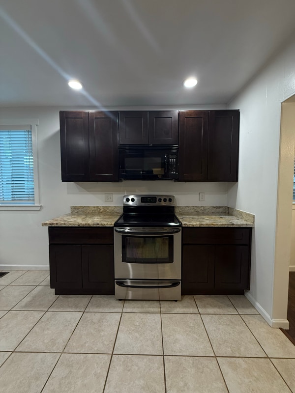 Building Photo - 874 S 90th St