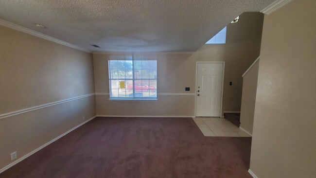 Building Photo - Move in ready Glenn Heights Home.  Over 20...