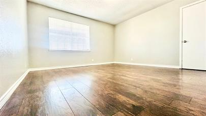 Building Photo - 3930 Englewood Cir