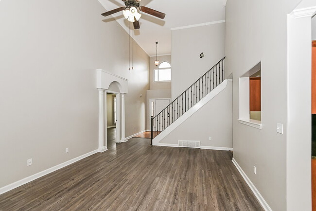 Building Photo - 6755 Clarmore Dr