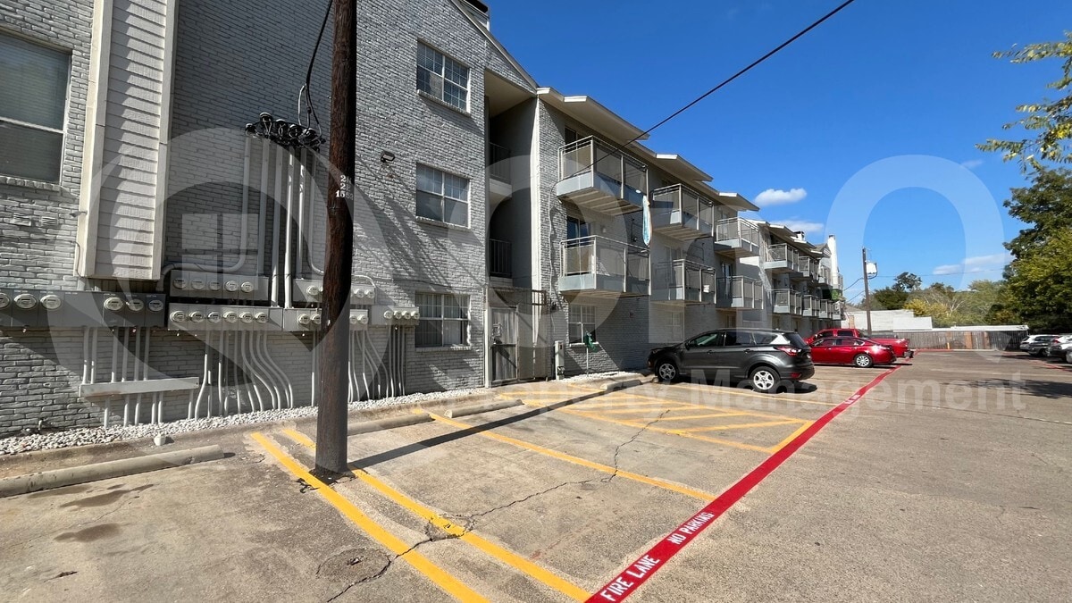 Photo - 4502 Gaston Avenue
