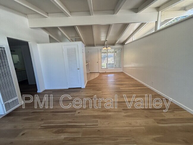 Foto del edificio - 944 Bridgewood Way