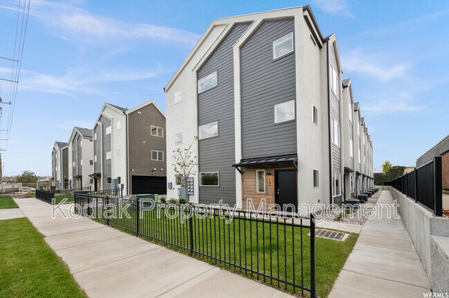 Building Photo - 765 N 400 W