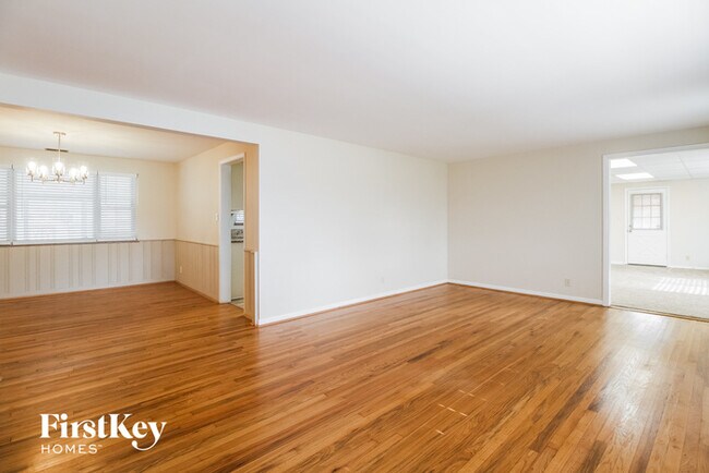 Building Photo - 107 Castanea Dr