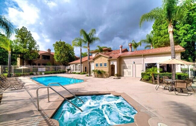 Building Photo - 2325 Del Mar Way # 103