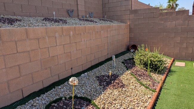 Building Photo - 653 Timberfalls Ln