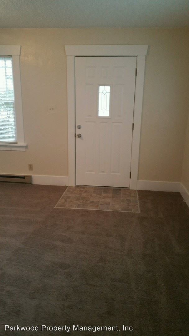 Foto del edificio - 9820-9822 Veterans Dr SW