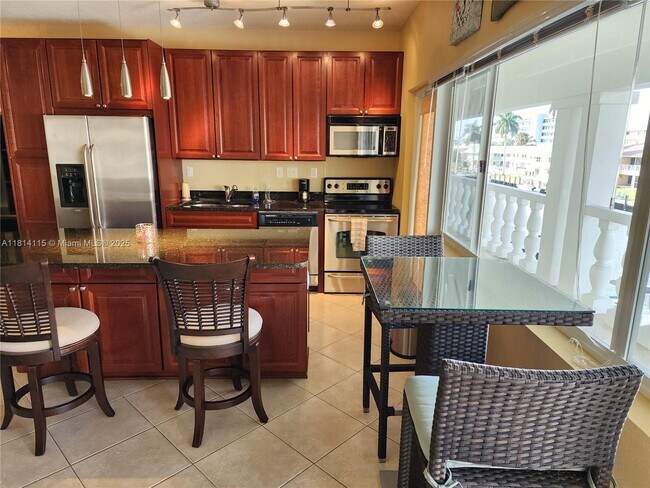 Foto del edificio - 2881 NE 32nd St