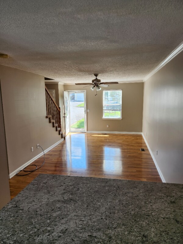 Foto del edificio - 219 Hunter Hills Cir