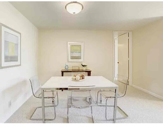 Foto del edificio - 1337 Shelter Creek Ln