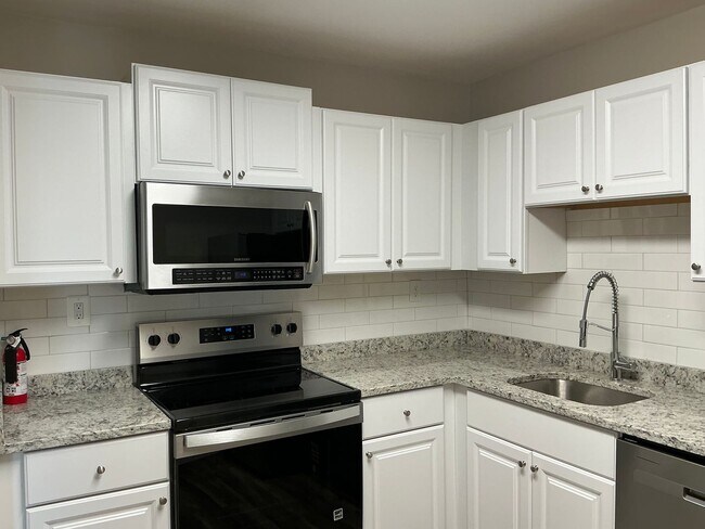 Foto del edificio - 2315 Cromwell Hills Dr