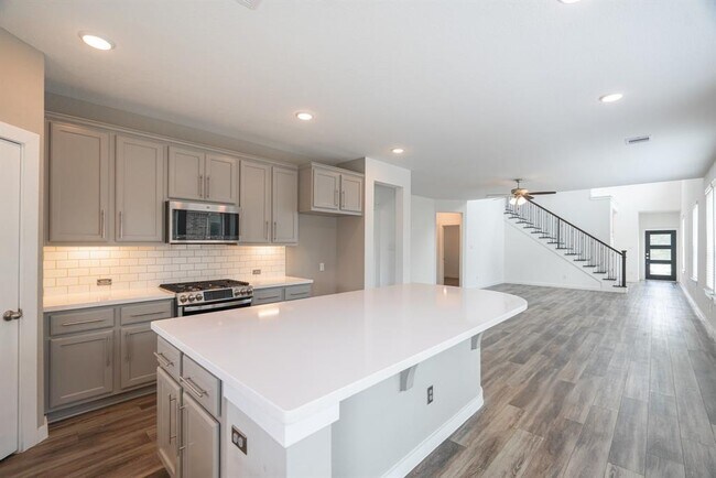 Building Photo - 8034 Whisper Grove Dr
