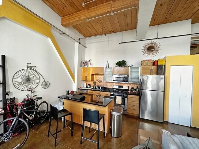 Foto del edificio - 120 Holmes St