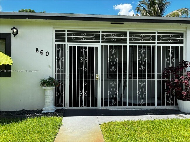 Building Photo - 860 NW 129th St