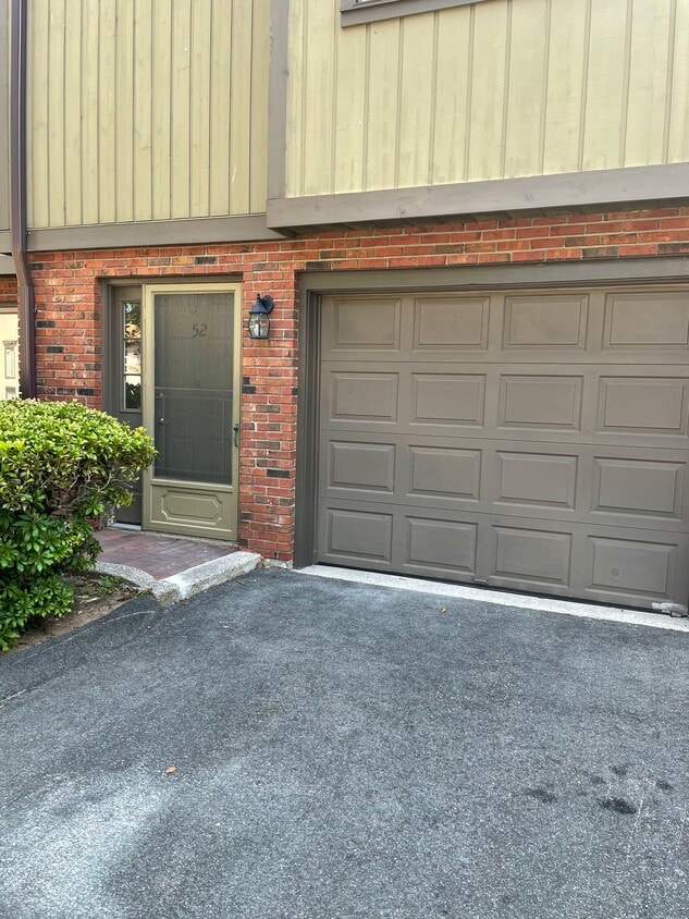 52 Mattabasset Dr Unit 52, Meriden, CT 06450 Condo for Rent in