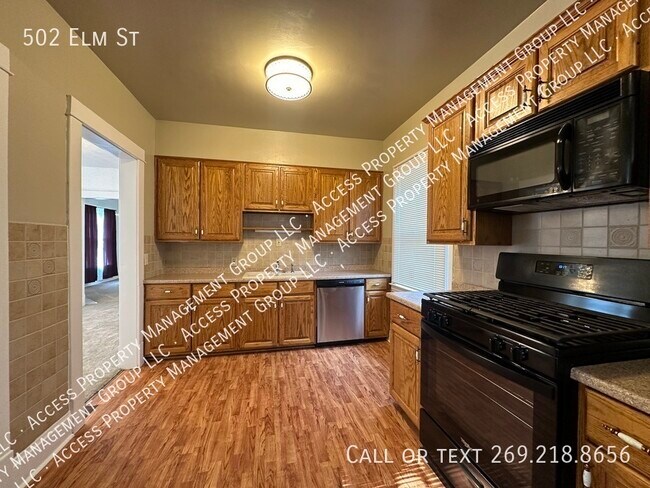 Foto del edificio - 502 Elm St