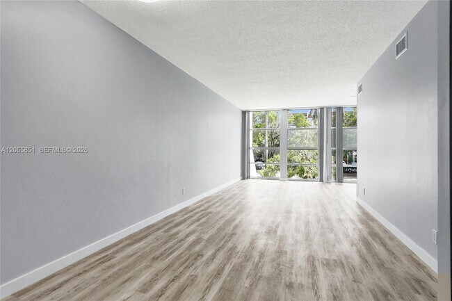 Foto del edificio - 2000 Atlantic Shores Blvd
