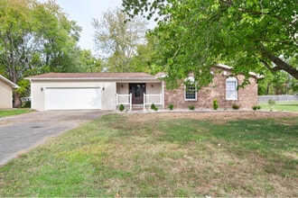 Building Photo - 304 Gateway Rd Building Photo - 304 Gateway Rd