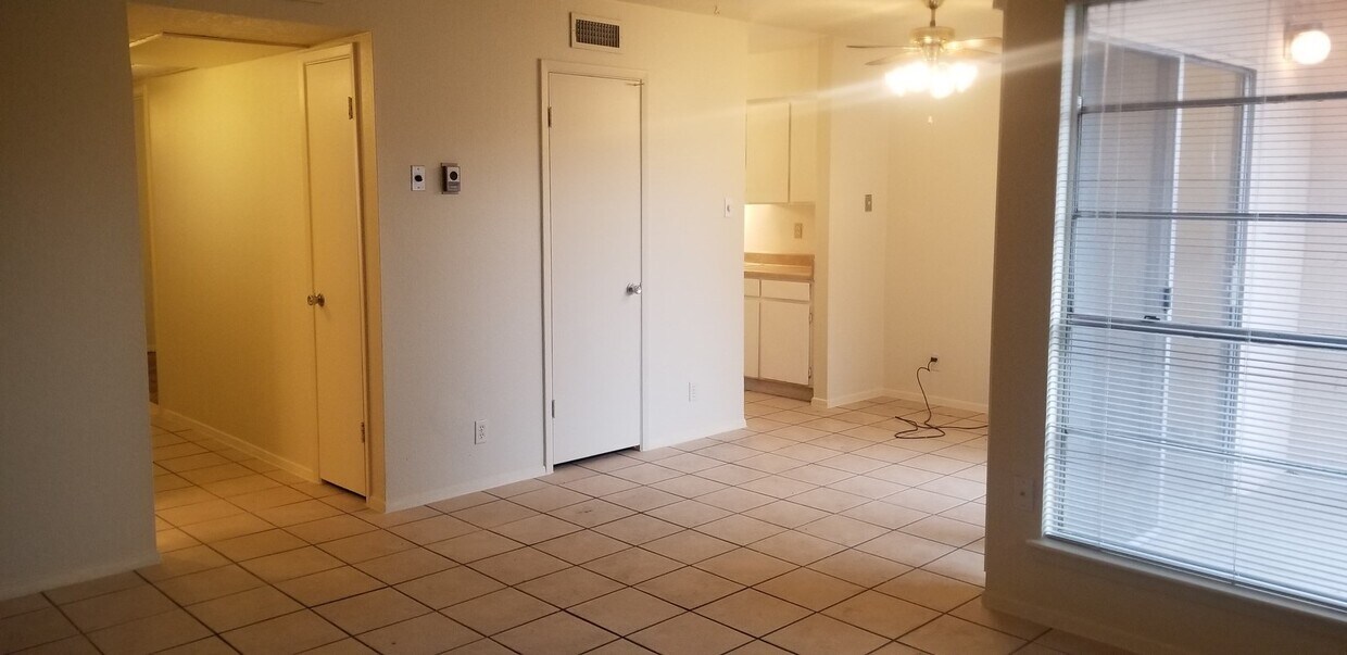 Foto principal - 4601 Carlisle Blvd NE