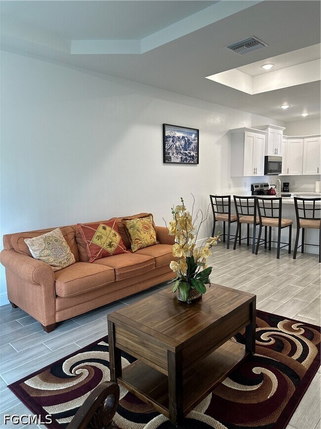 Foto del edificio - 405 W 12th St