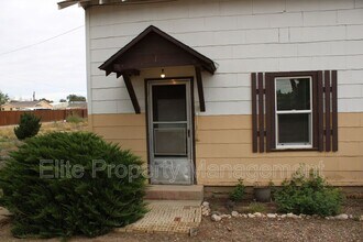 Building Photo - 2727 Santa Fe Dr