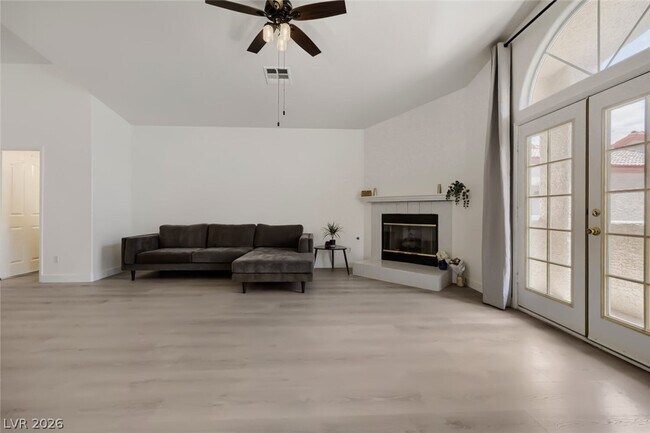 Building Photo - 8301 Boseck Dr
