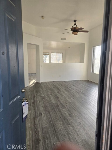Building Photo - 421 Steiner Dr