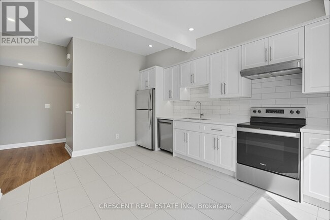 Building Photo - 58 Regal Rd