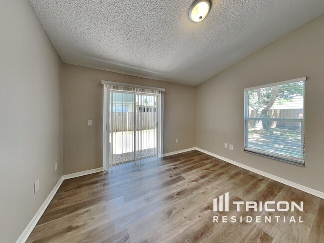 Foto del edificio - 12906 Brant Tree Dr