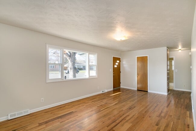 Building Photo - 1028 Montview Road
