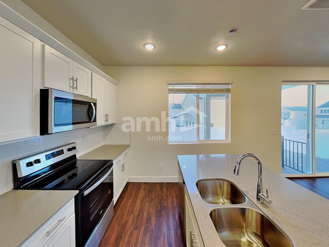 Building Photo - 7229 Woods Rose Dr