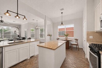 Building Photo - 20822 Figurine Ct