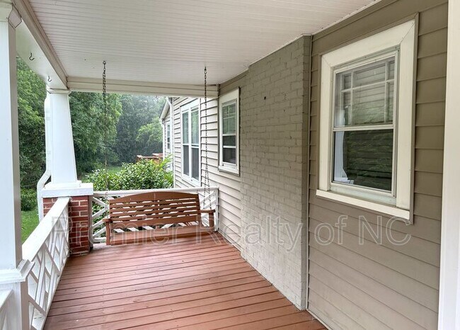 Foto del edificio - 3022 Polo Rd